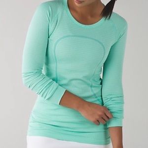 Lululemon long sleeve workout top